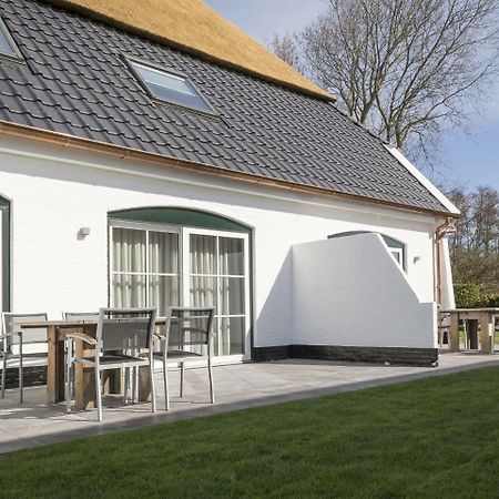 Spacious Farmhouse In De Cocksdorp With Private Terrace Екстериор снимка