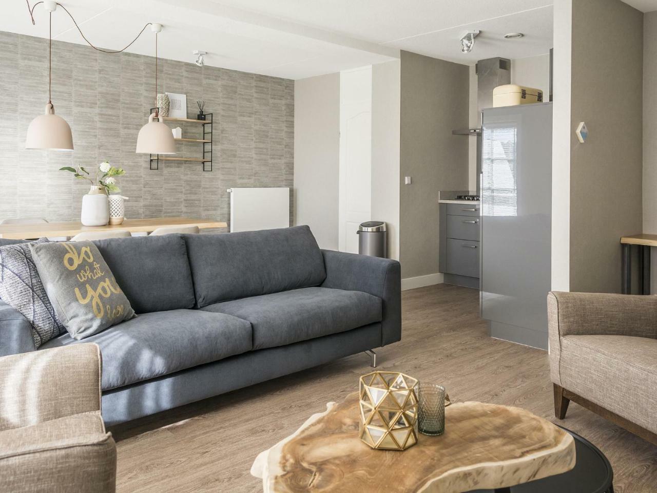 Spacious Farmhouse In De Cocksdorp With Private Terrace Екстериор снимка